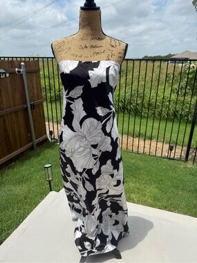 Gianni Bini Black and White Strapless Floral Maxi Dress
